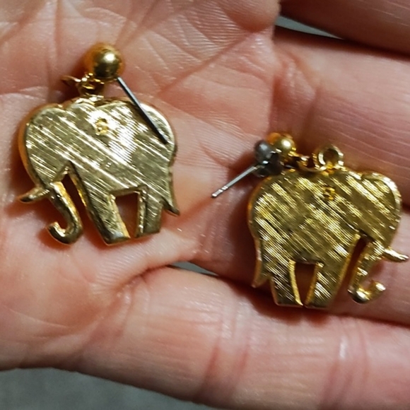 AVON VINTAGE COBALT BLUE LUCKY ELEPHANT GOLD-TONE DROP POST 1.1" EARRINGS - Picture 4 of 9